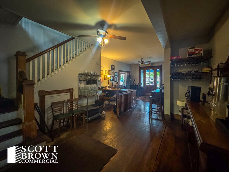 More Photos Of 821 N Locust St, Denton Restaurant For Sale