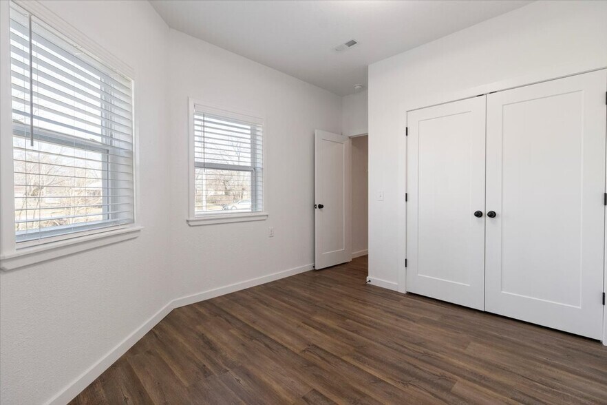 More Photos Of 515 Nebraska Ave, West Plains Apartments For Sale