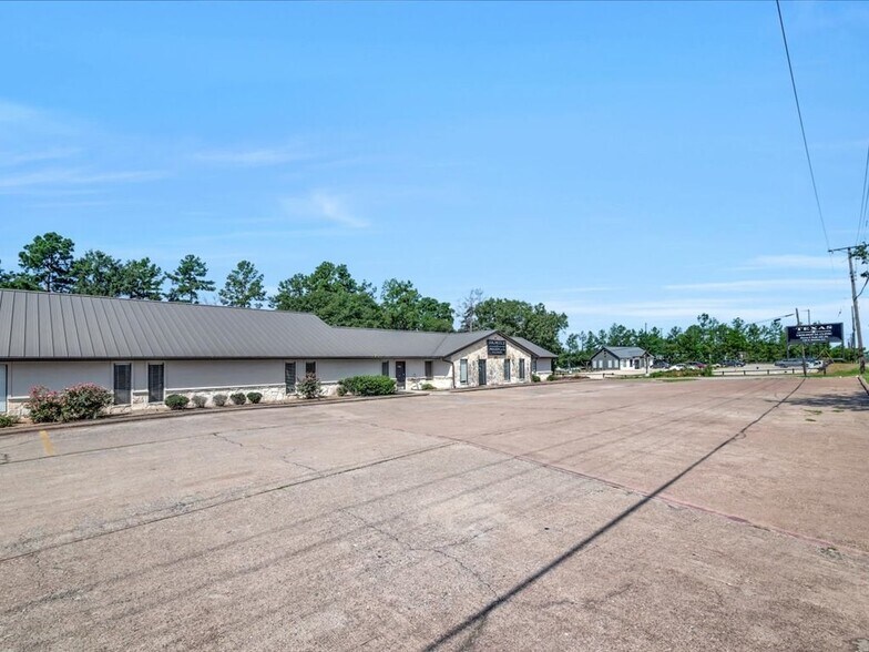 More Photos Of 1702 E Denman Ave, Lufkin Medical For Lease