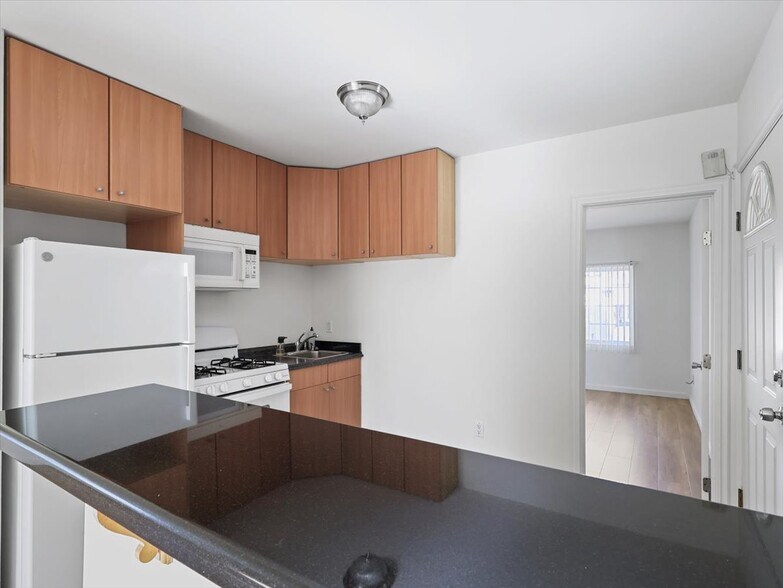 More Photos Of 1168 Justin Ave, Glendale Apartments For Sale