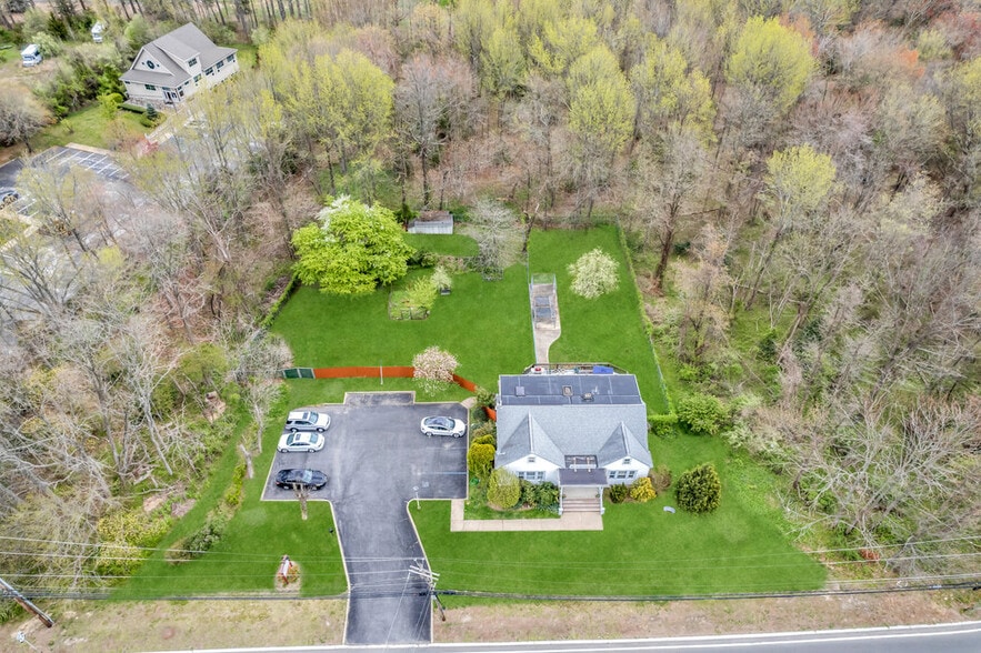 More Photos Of 261 Rt 34, Colts Neck Veterinarian Kennel For Sale