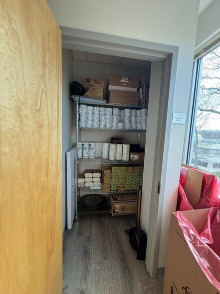 More Photos Of 456 Chestnut St, Lakewood Office For Lease