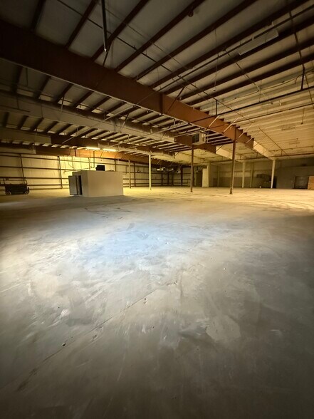 More Photos Of 6351 Inducon Dr E, Sanborn Warehouse For Sale