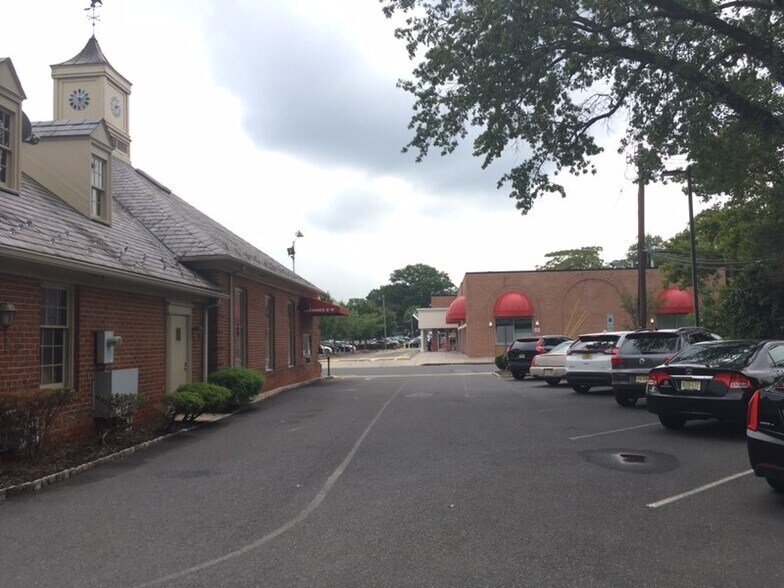 More Photos Of 150 Elm St, Westfield Bank For Lease