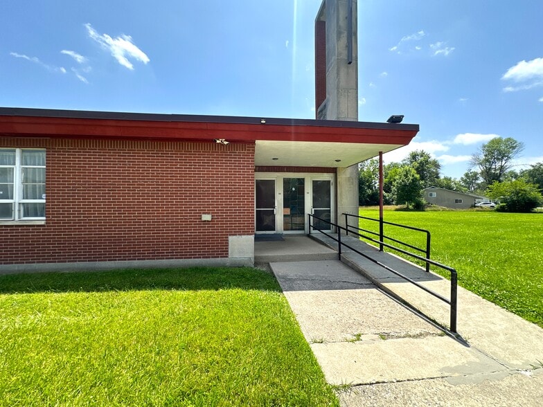 More Photos Of 1496 Swinger Dr, Dayton Religious Facility For Sale