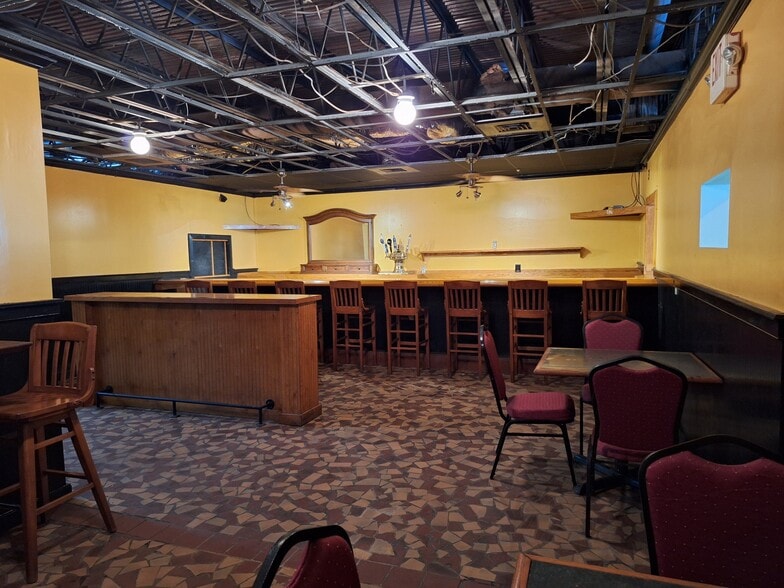 More Photos Of 525 Main St, Altavista Restaurant For Sale