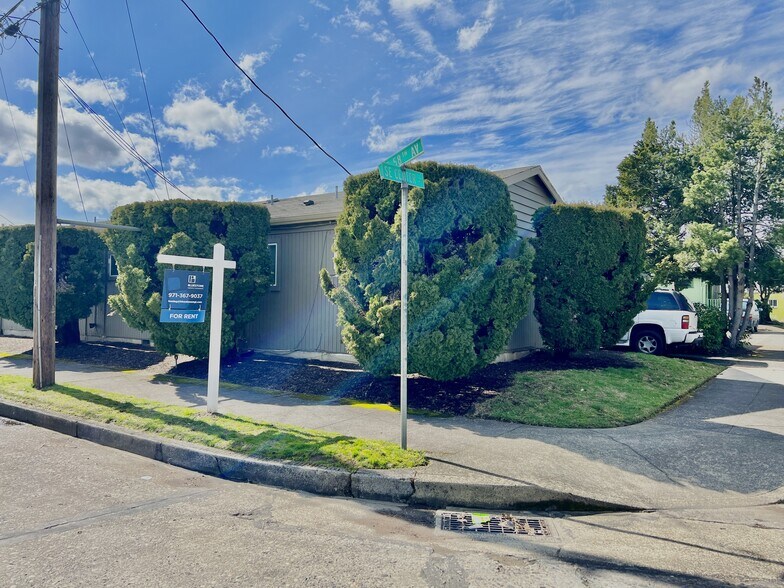 More Photos Of 5730 SE Center St, Portland Multifamily For Sale