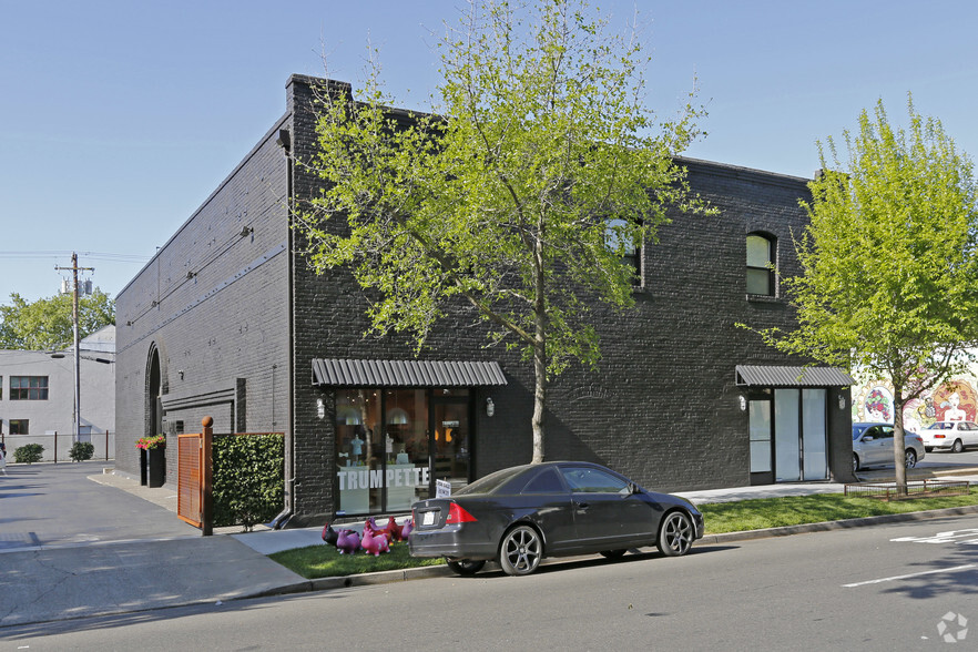 Primary Photo Of 2020 I St, Sacramento Storefront Retail Office For Sale