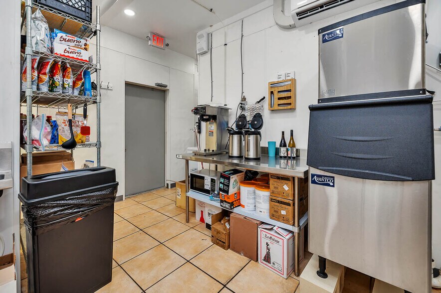 More Photos Of 1514 Newcastle St, Brunswick Storefront For Sale