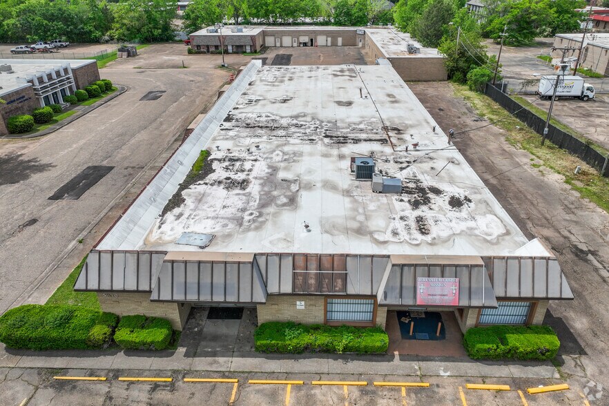 More Photos Of 5339 I-55, Jackson Office For Lease