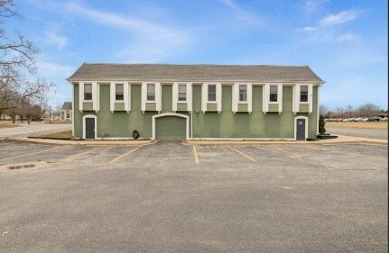 More Photos Of 8877 Bourgade St, Lenexa Office For Sale