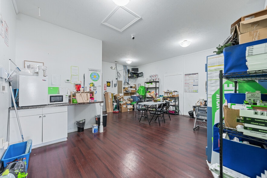 More Photos Of 8826 34 Rd, Cadillac Storefront For Sale