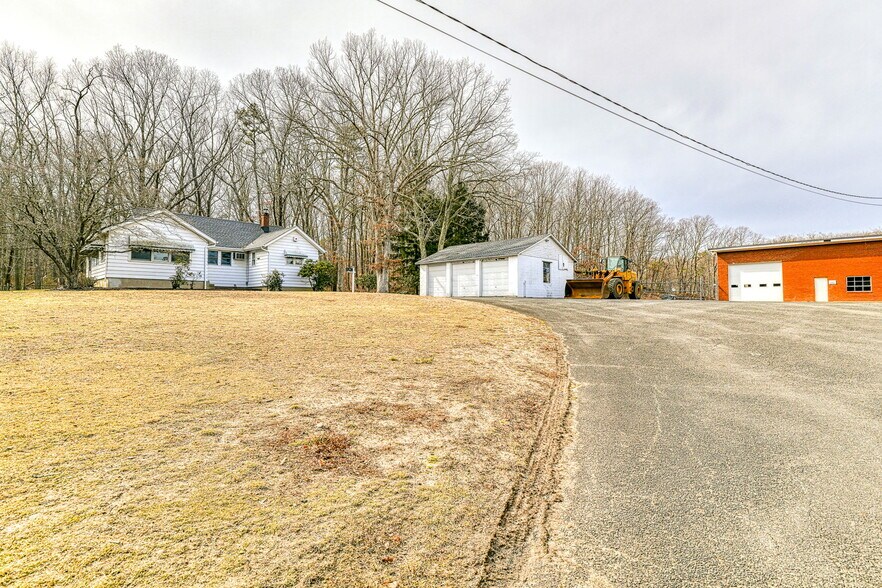 More Photos Of 314 Monmouth Rd, Millstone Township Land For Lease