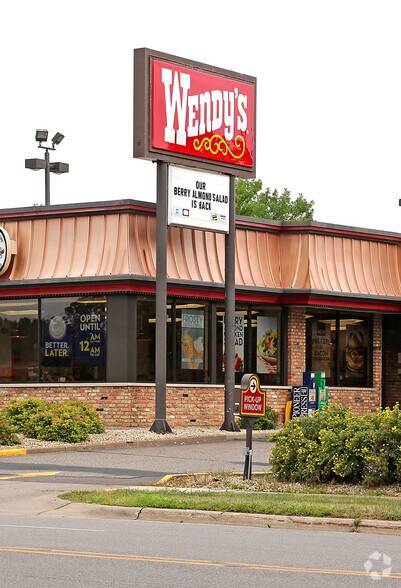 More Photos Of 1899 Perimeter Rd, Roseville Fast Food For Lease