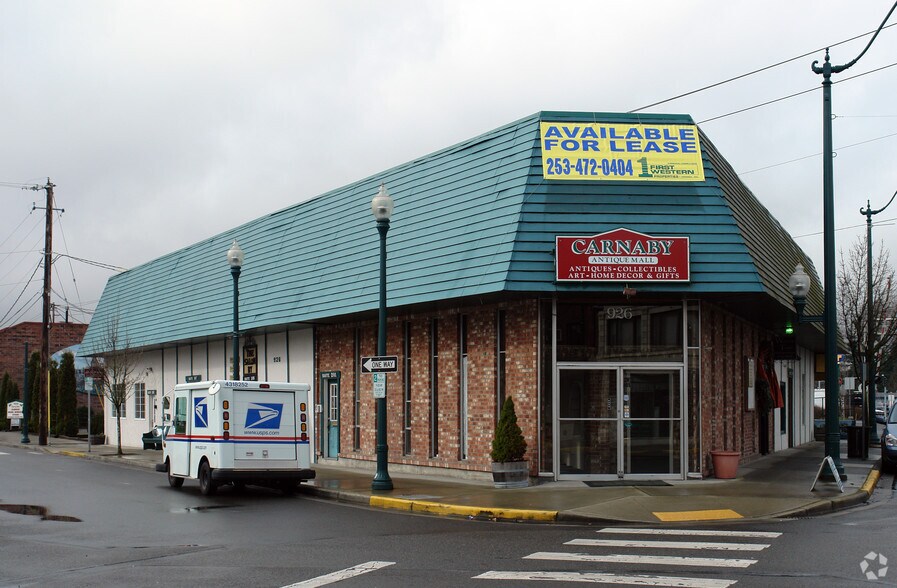 More Photos Of 926 Main St, Sumner Storefront For Lease