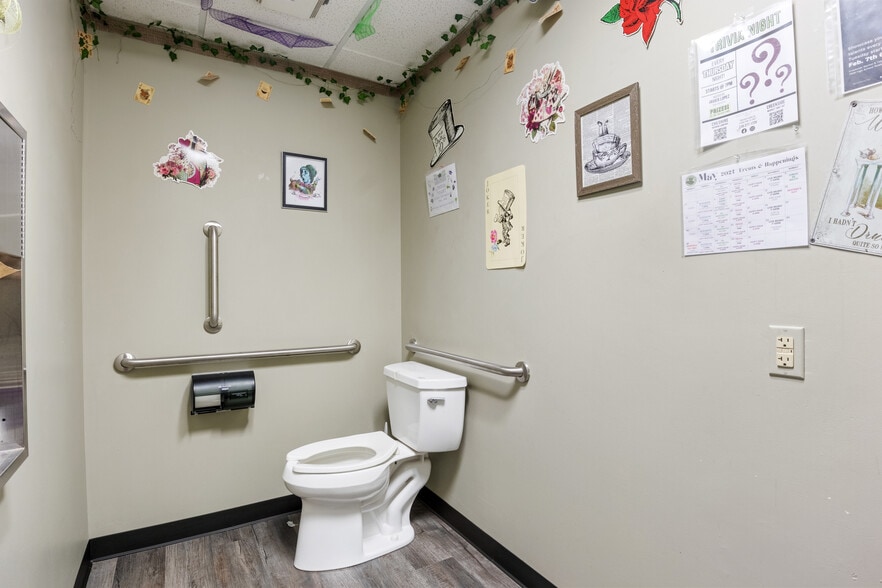 More Photos Of 7909 High School Rd, Elkins Park Restaurant For Sale