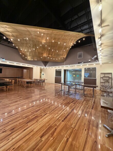 More Photos Of 11354 White Rock Rd, Rancho Cordova Showroom For Sale