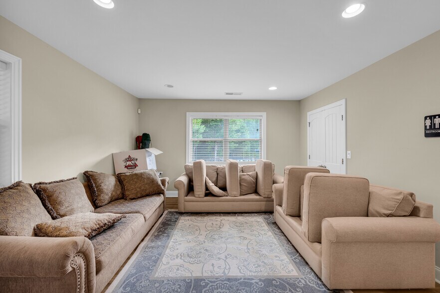 More Photos Of 2642 Loganville Hwy, Grayson Office Residential For Sale