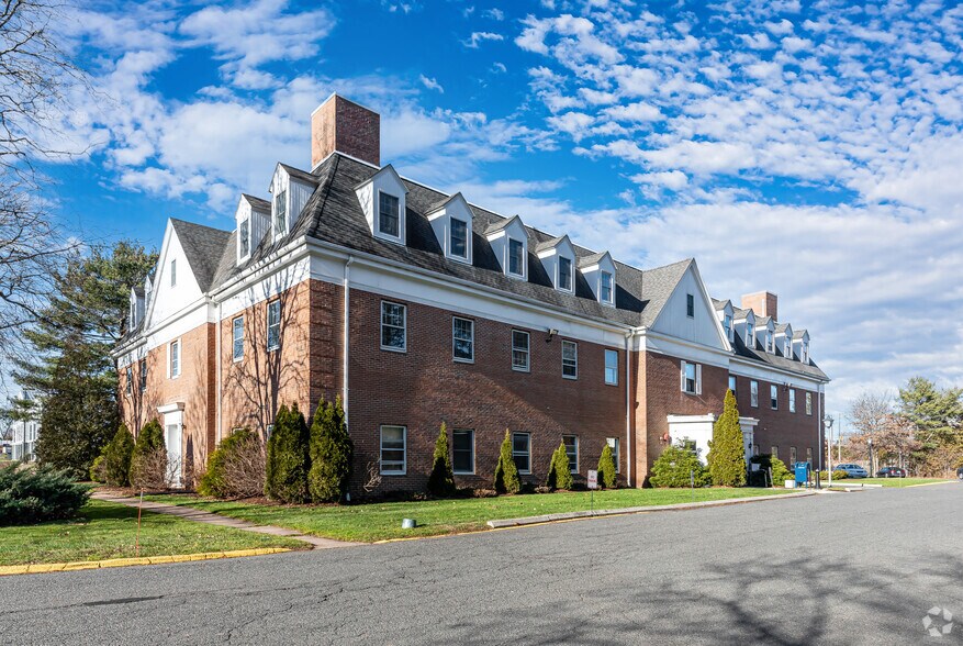 More Photos Of 30 Jordan Ln, Wethersfield Office For Lease