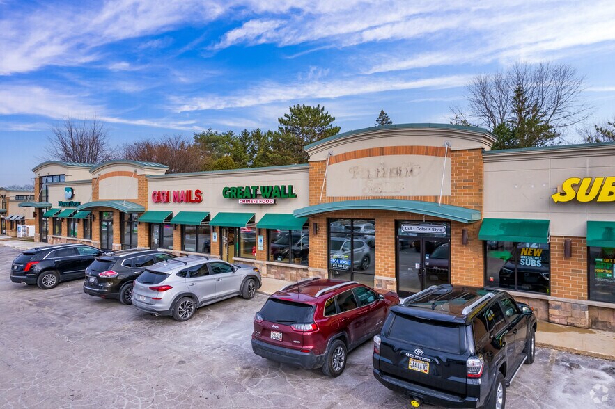 More Photos Of 3930-3970 N Brookfield Rd, Brookfield Unknown For Lease