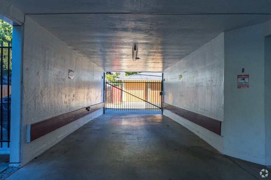 More Photos Of 2811 F St, Sacramento Apartments For Sale