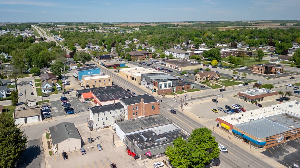 More Photos Of 118 Main St N, Stewartville Freestanding For Lease