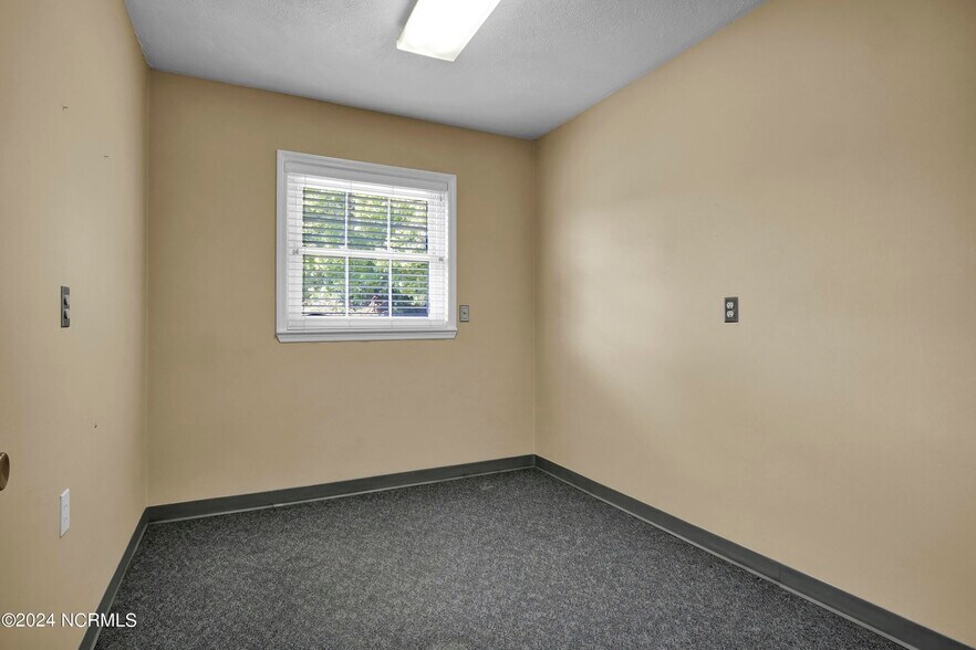 More Photos Of 333 Jefferson St, Whiteville Office For Sale