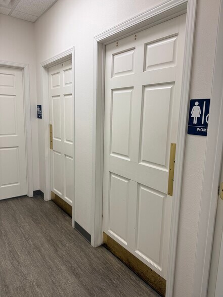 More Photos Of 4004 Oakwood Hills Pky, Eau Claire Medical For Lease