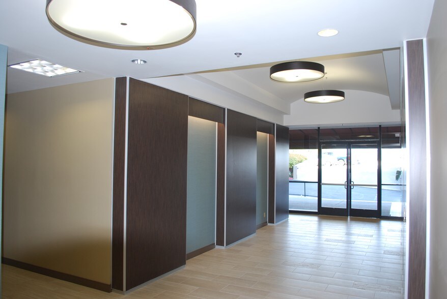 More Photos Of 2204 S El Camino Real, Oceanside Office For Lease