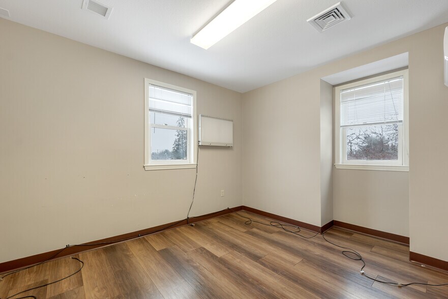 More Photos Of 1 Mound Ct, Merrimack Medical For Sale