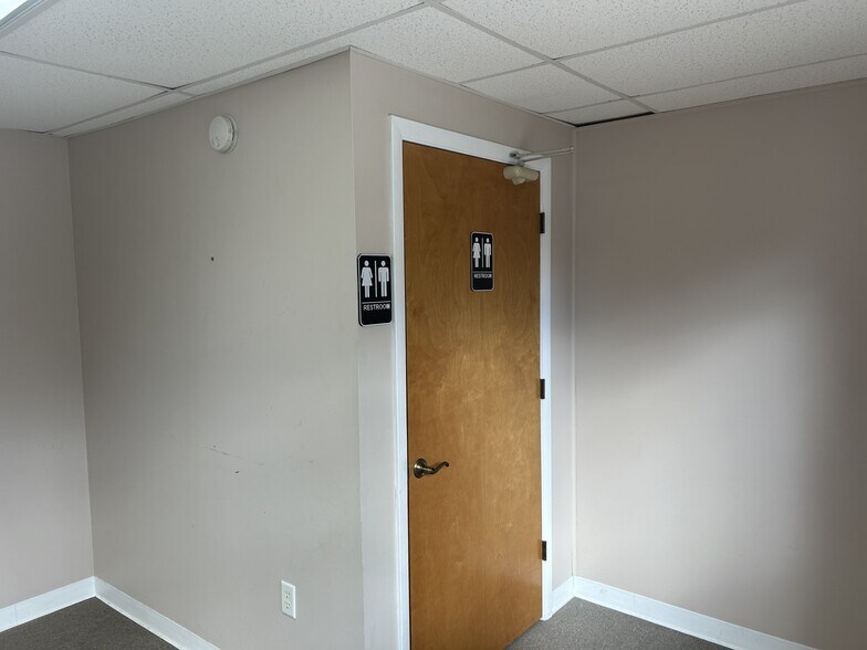 More Photos Of 200 Mission Rd, Palatka Medical For Sale