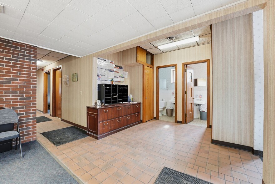 More Photos Of 131 Texas Rd, Northampton Light Manufacturing For Sale