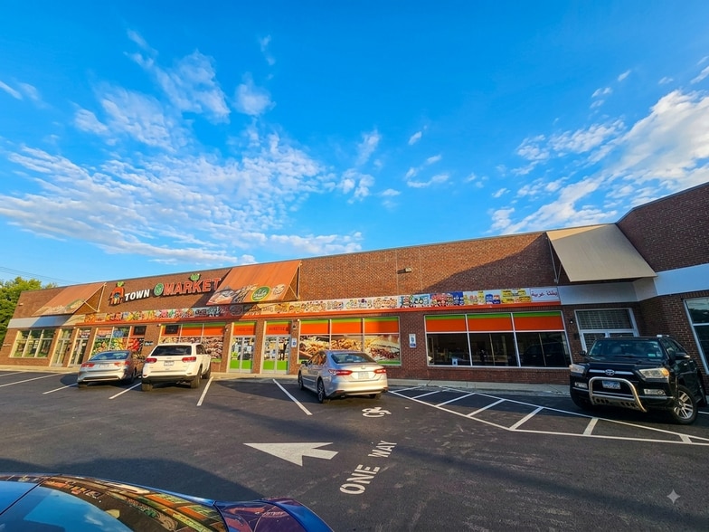 Primary Photo Of 937 State St, Bridgeport Storefront For Sale