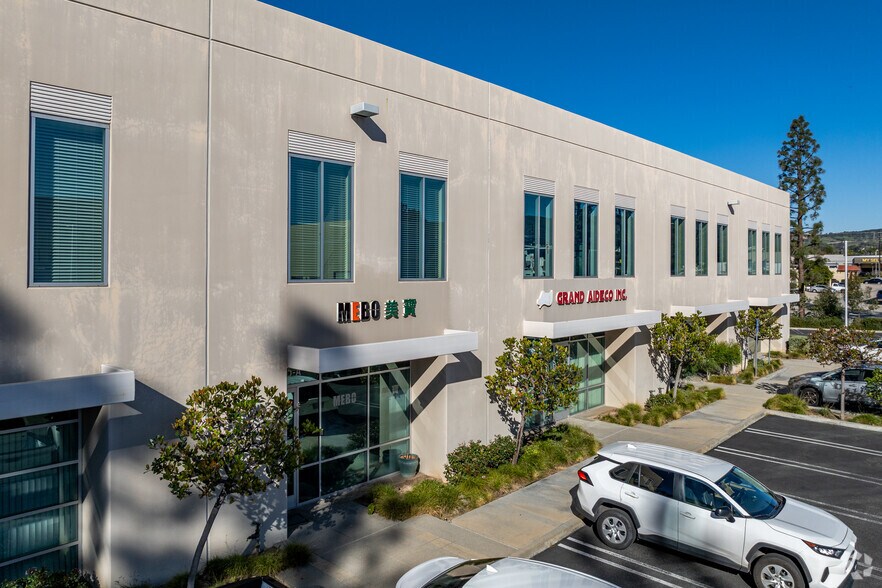 More Photos Of 325 N Puente St, Brea Light Manufacturing For Lease