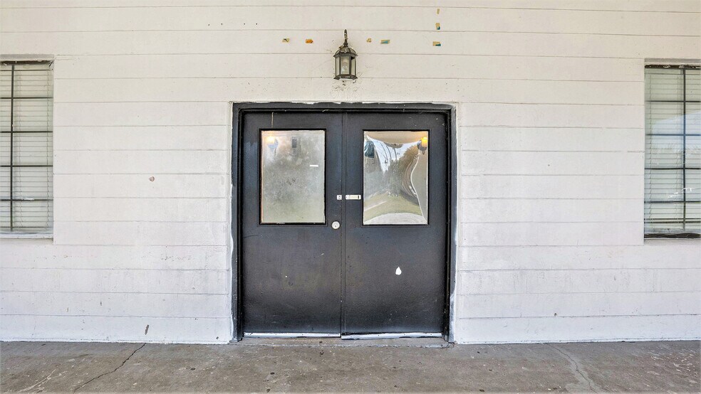 More Photos Of 5118 E 17th Ave, Tampa Religious Facility For Sale