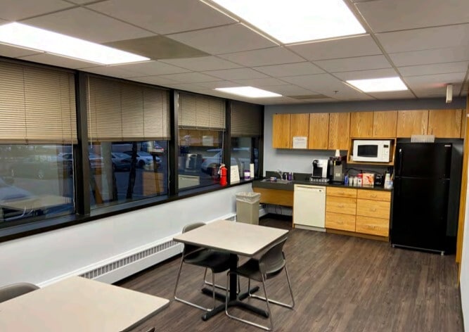 More Photos Of 300 E Long Lake Rd, Bloomfield Hills Office For Lease