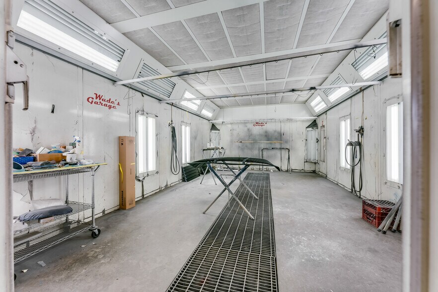 More Photos Of 2050 Winners Dr, Fairmont Auto Repair For Sale