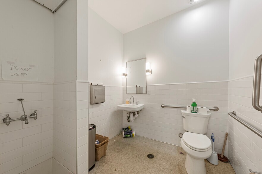 More Photos Of 106 N 6th St, Brooklyn Apartments For Lease