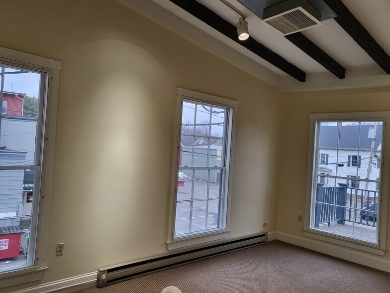 More Photos Of 56-58 Maine St, Brunswick Storefront Retail Office For Lease