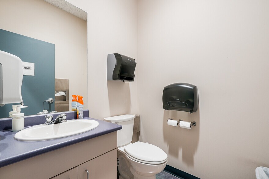 More Photos Of 766 Cliveden Pl, Delta Warehouse For Lease