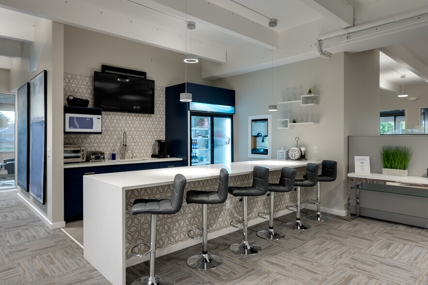 More Photos Of 4575 Via Royale, Fort Myers Office For Sale