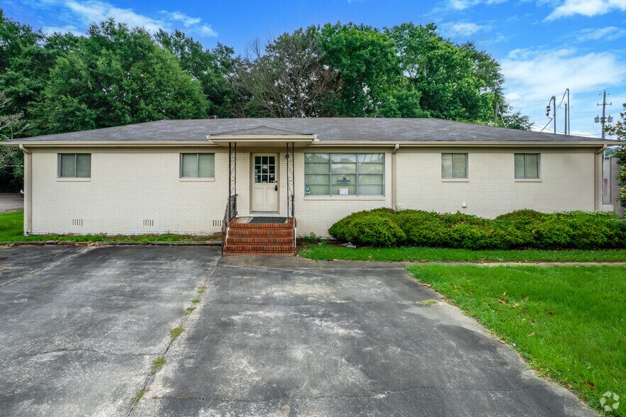 More Photos Of 1401 Thompson Cir, Gardendale Office For Sale