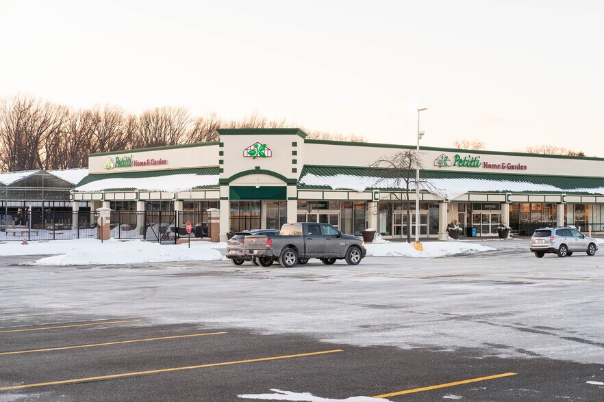 More Photos Of 7960-8000 Plaza Blvd, Mentor Storefront For Lease