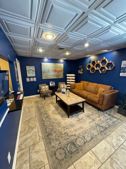 More Photos Of 800 W Martin Luther King Blvd, Tampa Office For Sale