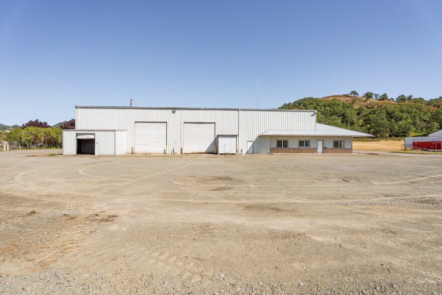 More Photos Of 180 Weyerhaeuser Dr N, Roseburg Warehouse For Sale