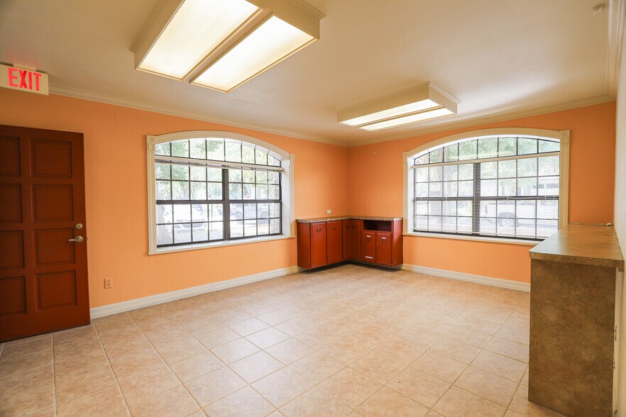 More Photos Of 305 SE 2nd Ave, Gainesville Office For Lease