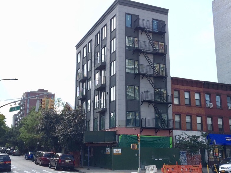 More Photos Of 561 4th Ave, Brooklyn Storefront Retail Residential For Lease