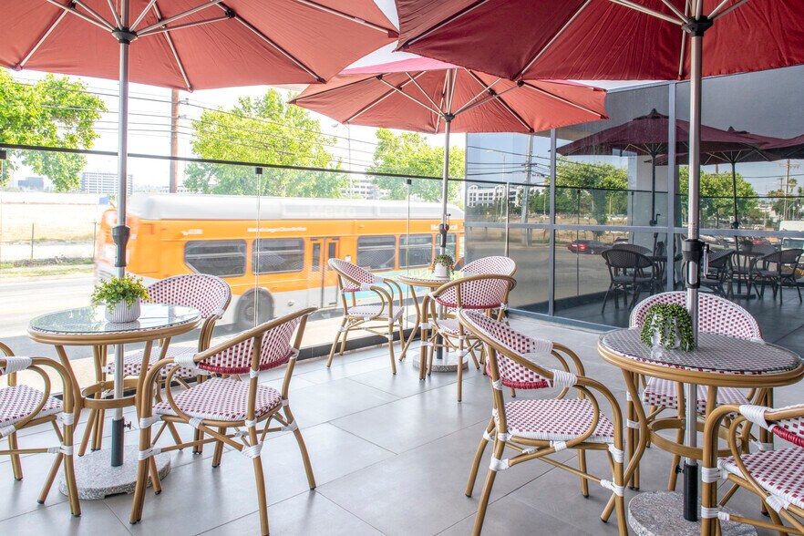 More Photos Of 21515 Vanowen St, Canoga Park Coworking Space