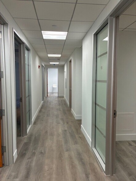 More Photos Of 1000 Brickell Ave, Miami Office For Lease
