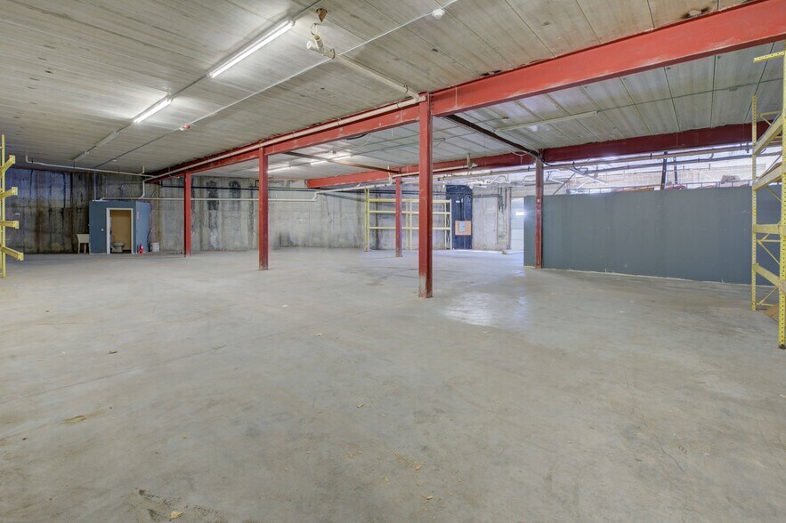 More Photos Of 555 Atwood Ave, Cranston Flex For Lease